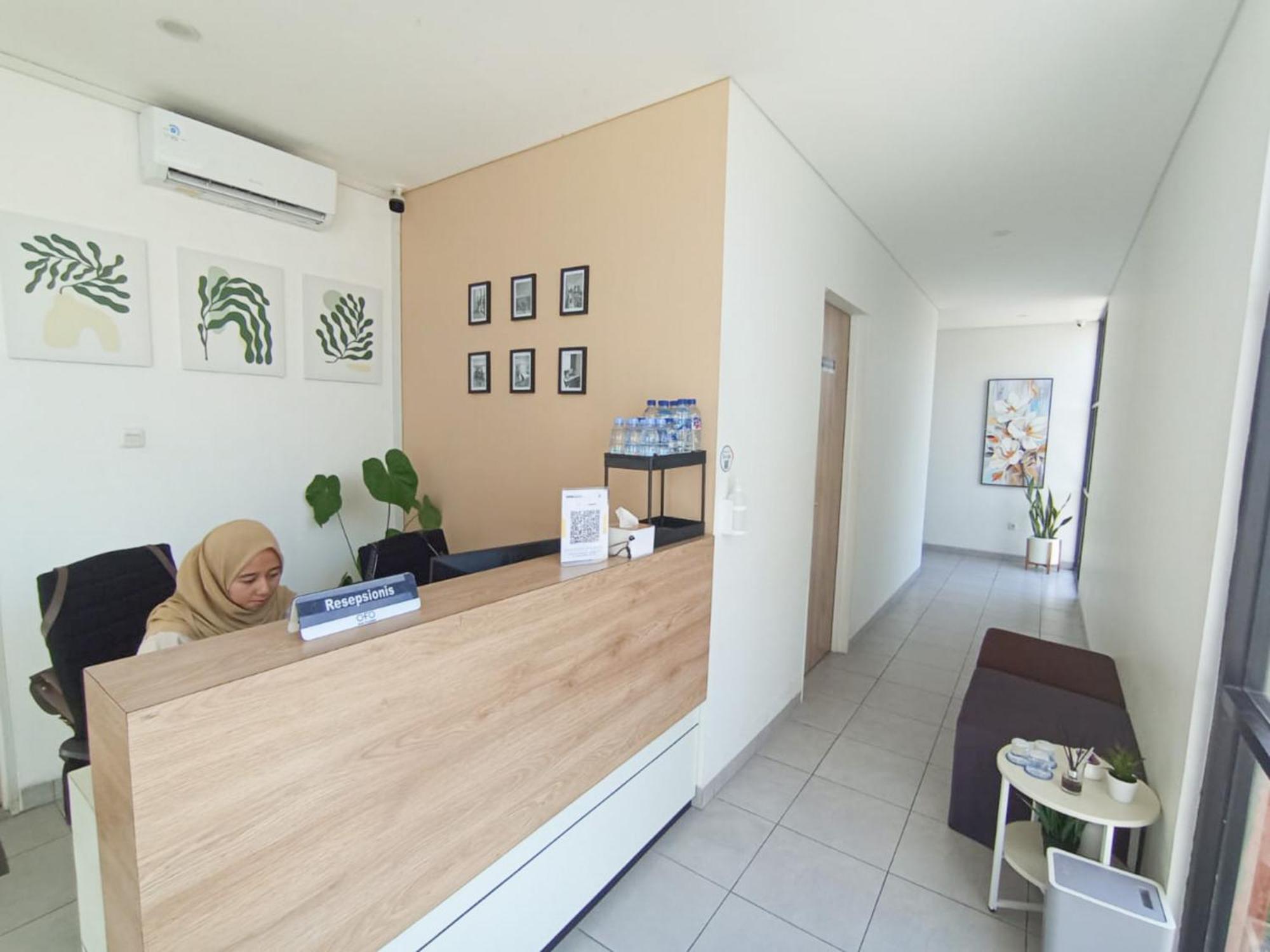 Hotel Ofo Kost Premium Kampung Inggris Pare Syariah Mitra Reddoorz Esterno foto