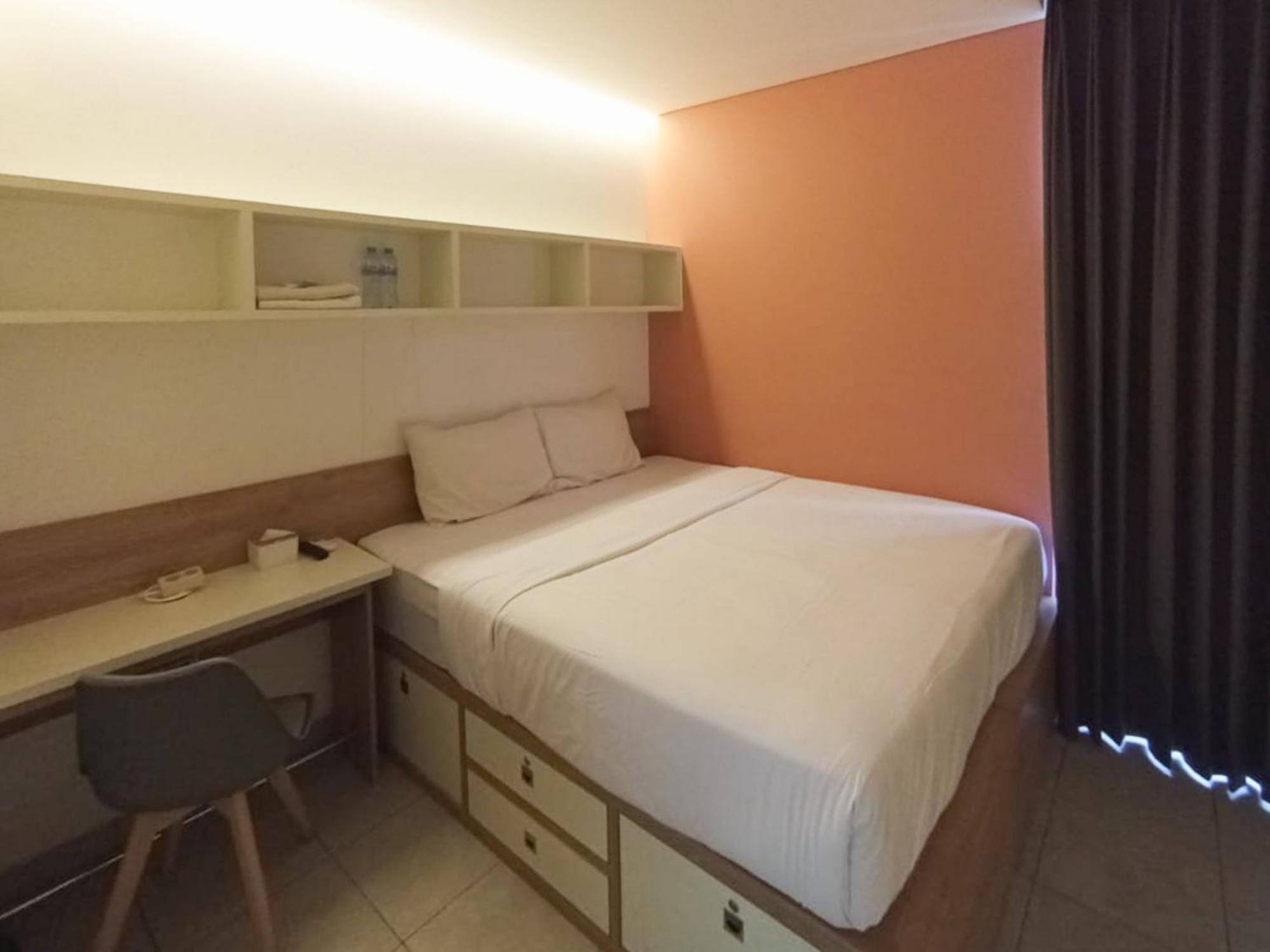 Hotel Ofo Kost Premium Kampung Inggris Pare Syariah Mitra Reddoorz Esterno foto