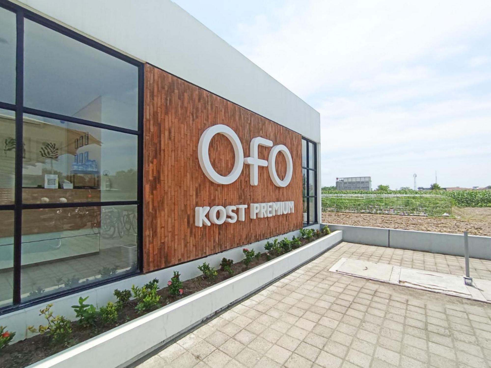 Hotel Ofo Kost Premium Kampung Inggris Pare Syariah Mitra Reddoorz Esterno foto