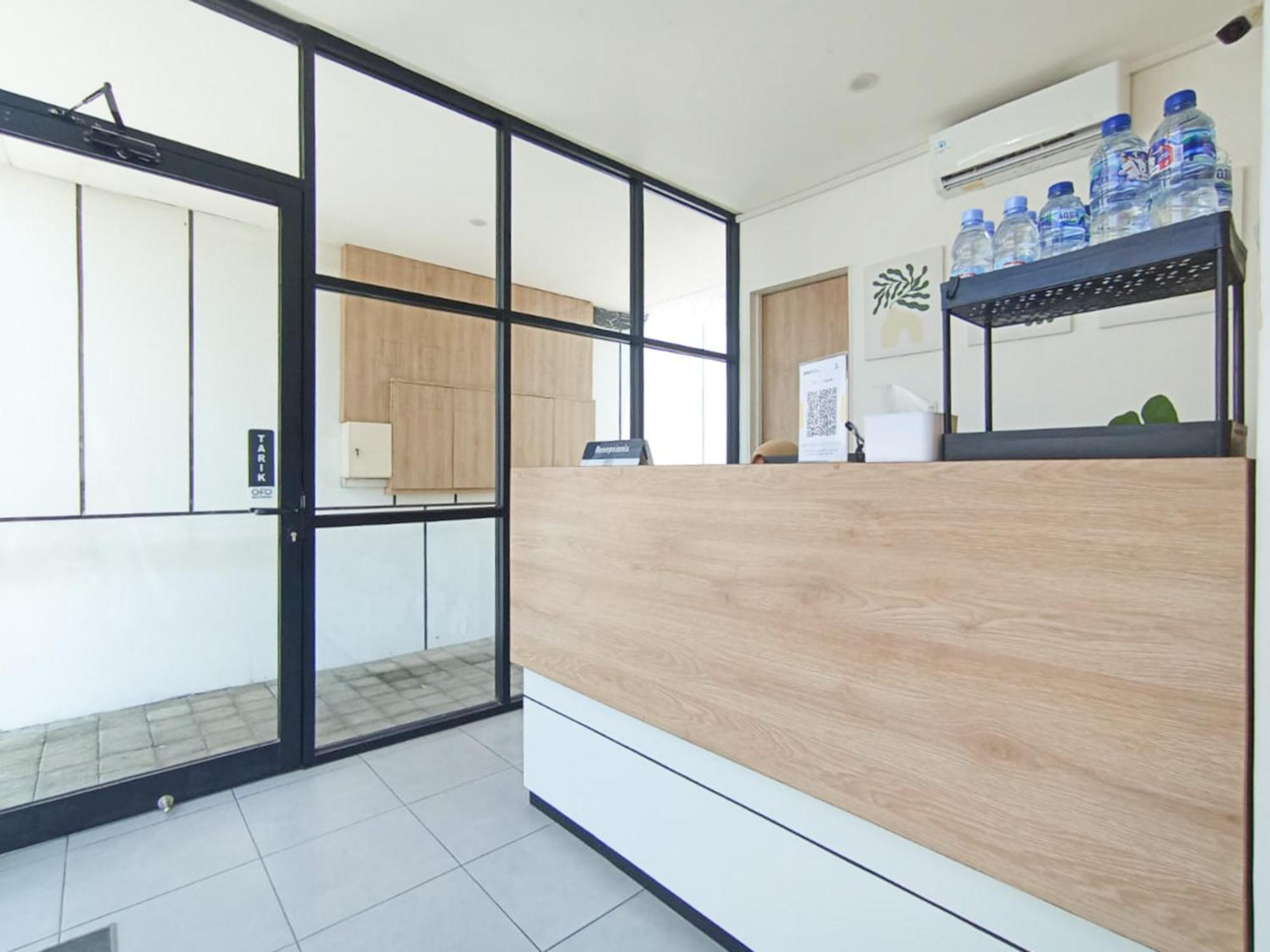 Hotel Ofo Kost Premium Kampung Inggris Pare Syariah Mitra Reddoorz Esterno foto