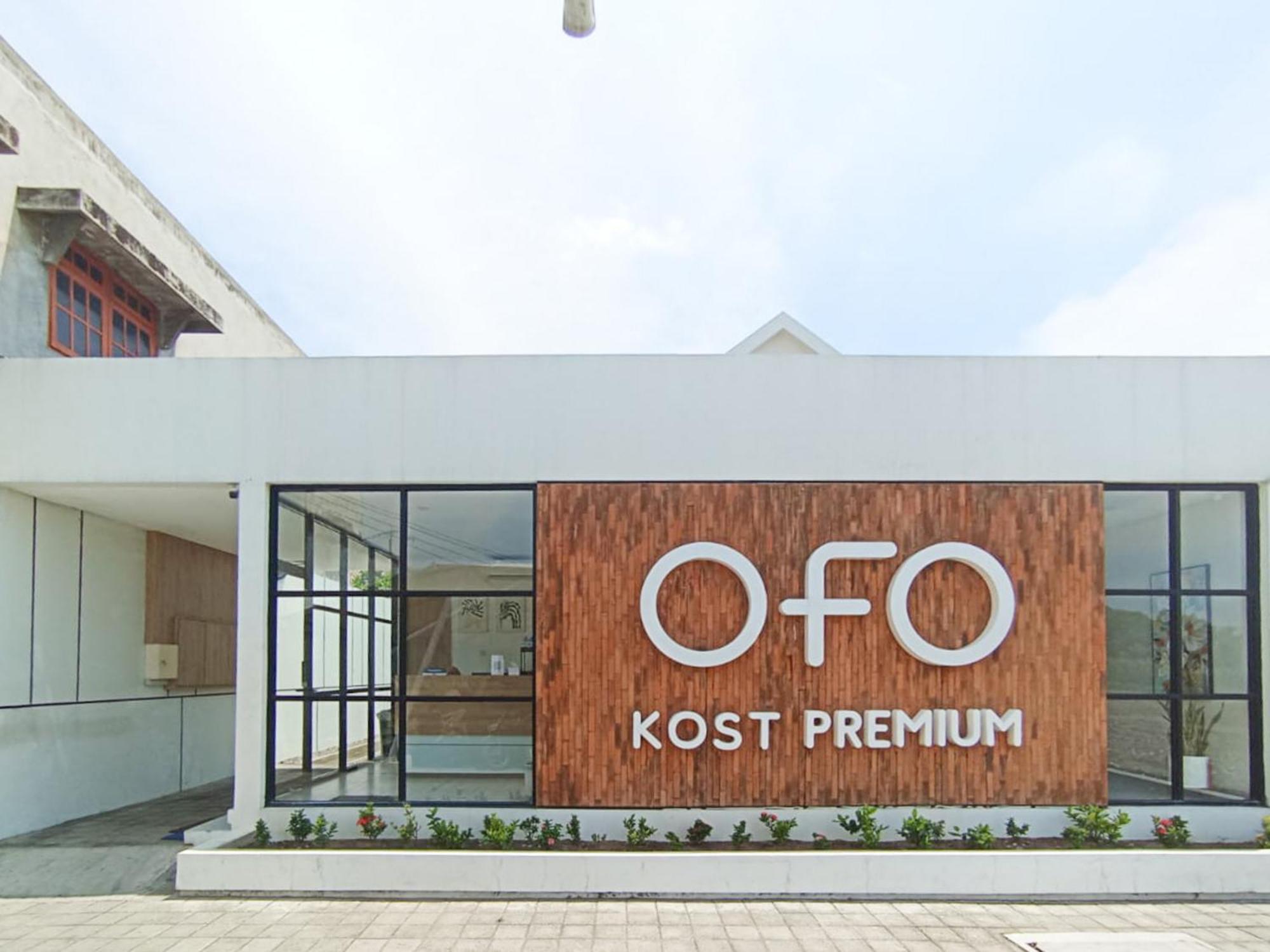 Hotel Ofo Kost Premium Kampung Inggris Pare Syariah Mitra Reddoorz Esterno foto